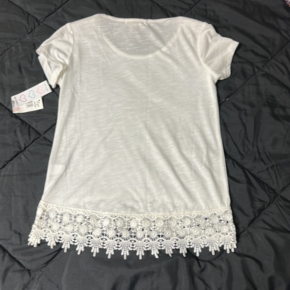 Girls shirt with scarf - Picture 2 of 3